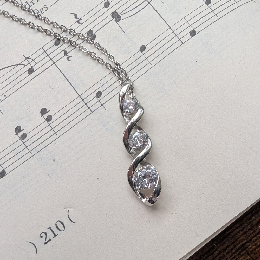 Silver Triple Stone Twist Pendant Necklace